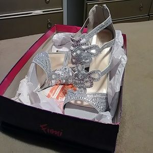 Fioni de blossom shoes